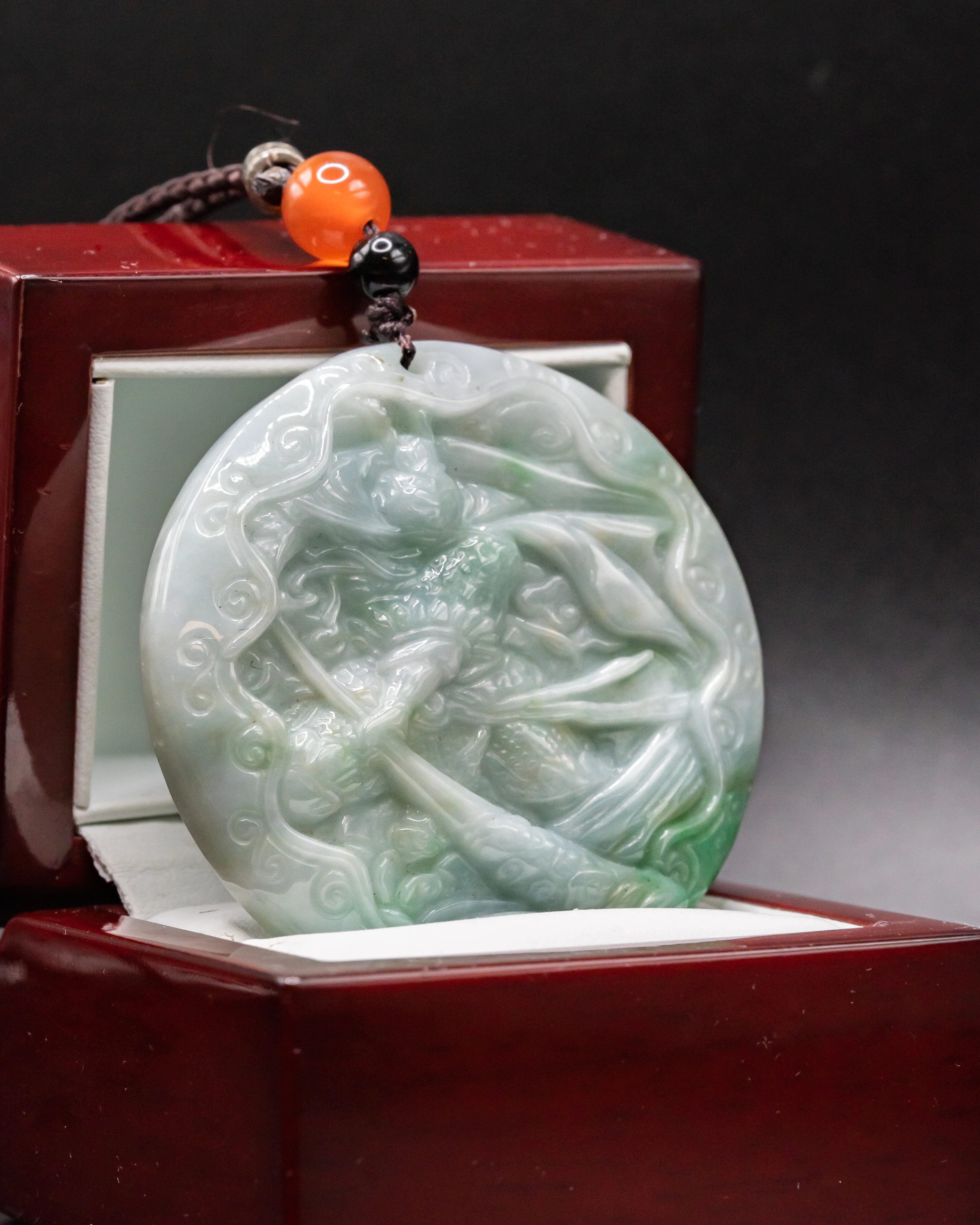 z. ONE OF ONE Green/White Posing Monkey King - Image 3