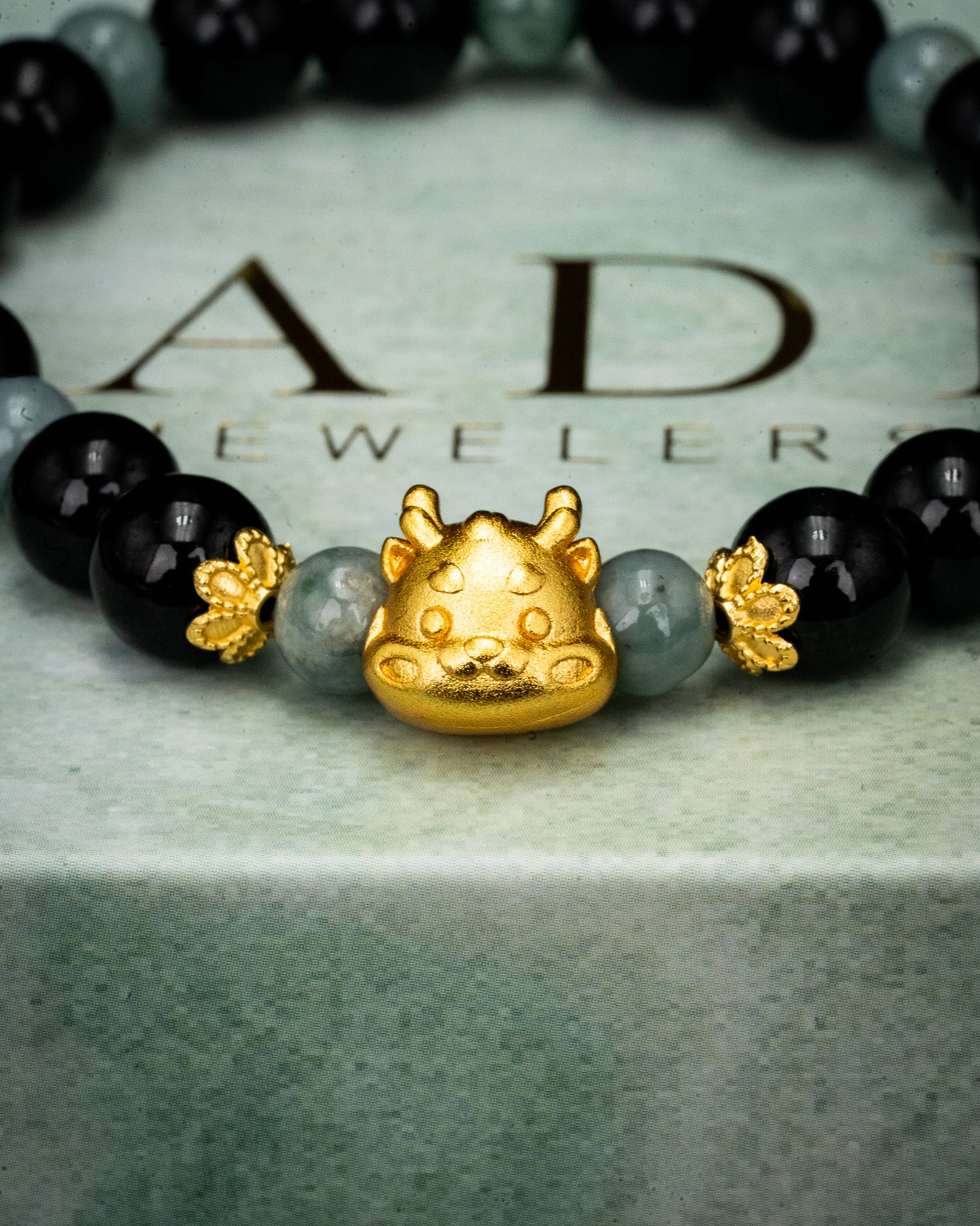 Gold Baby Lion Dancer Two-Toned Black/Green Beaded Jade Bracelet