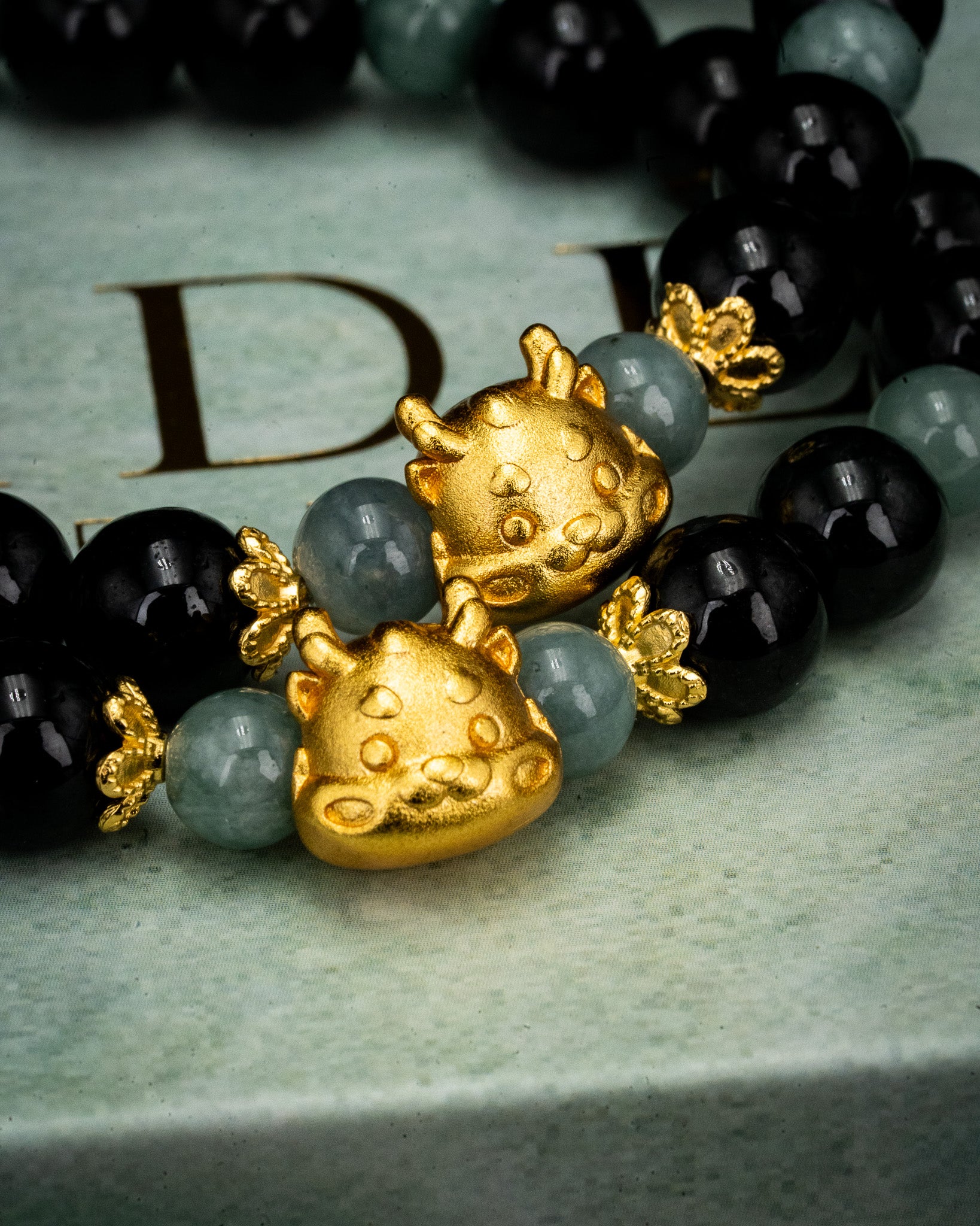 Gold Baby Lion Dancer Two-Toned Black/Green Beaded Jade Bracelet - Image 4