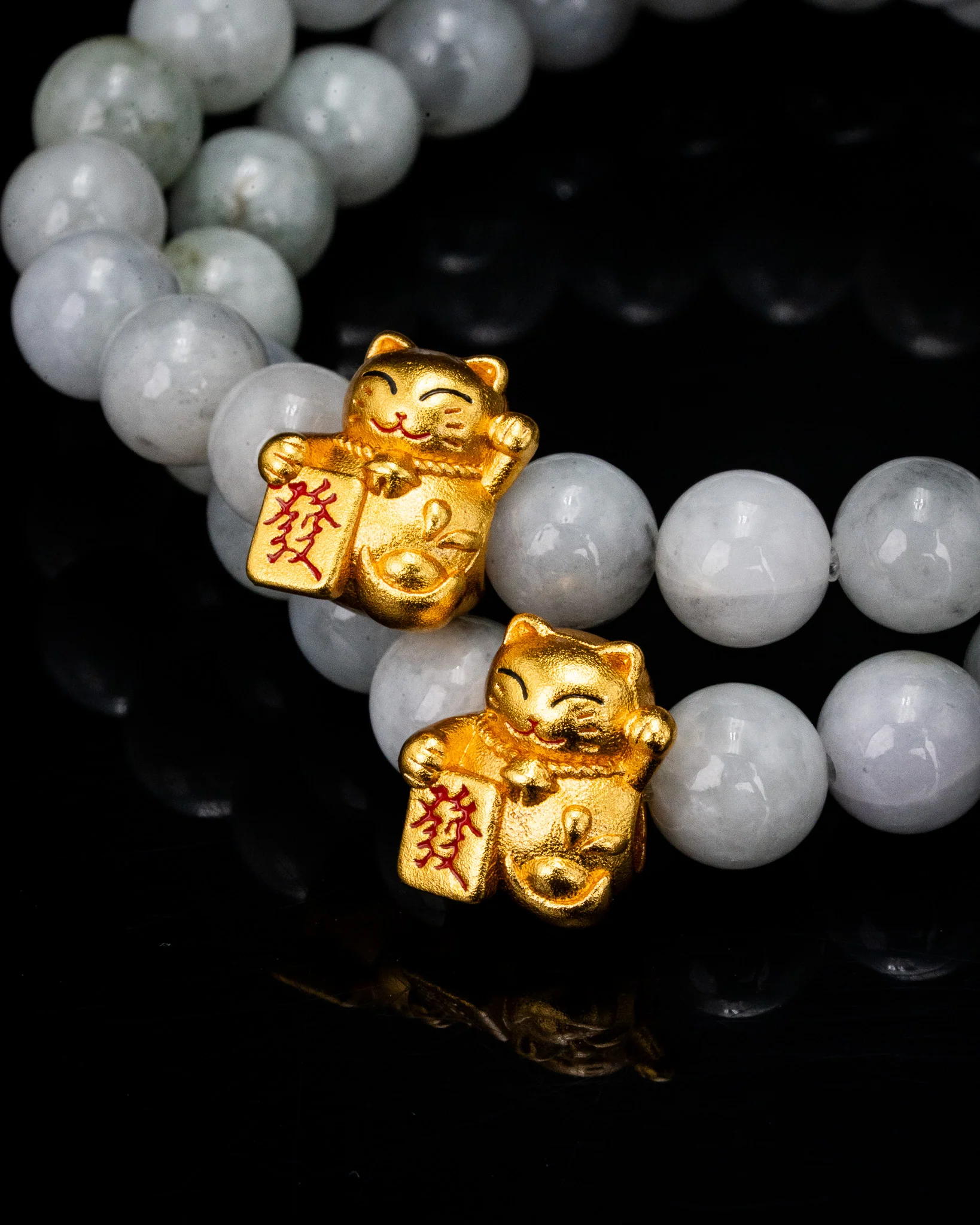Gold Lucky Cat White Beaded Jade Bracelet - Image 3