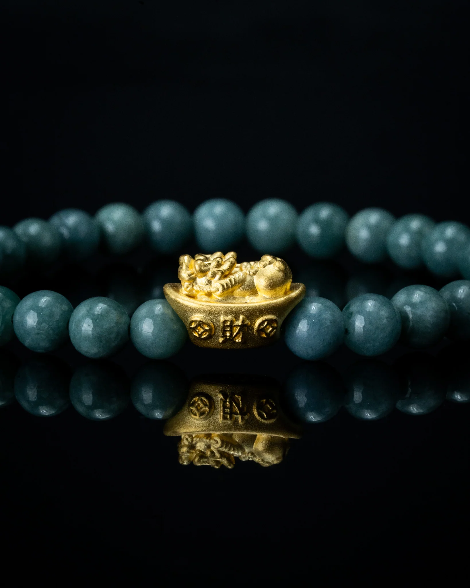 Gold Wealth Guardian Pixiu Charm Green Beaded Jade Bracelet - Image 3