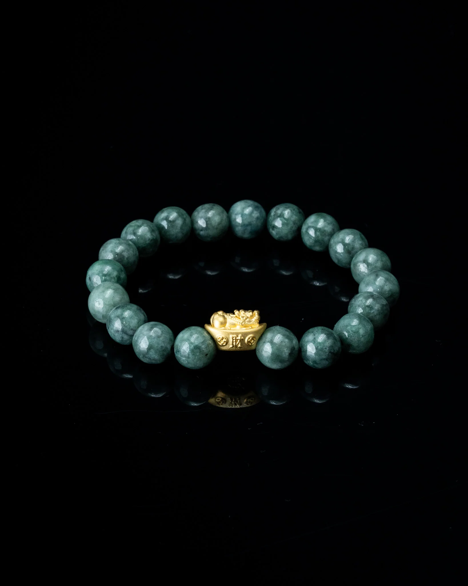 Gold Wealth Guardian Pixiu Charm Green Beaded Jade Bracelet - Image 4