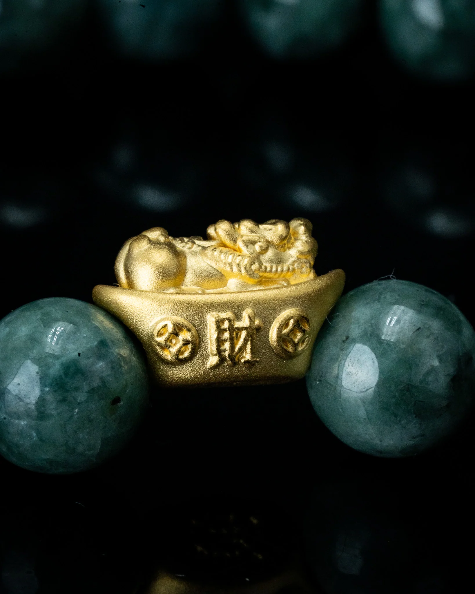 Gold Wealth Guardian Pixiu Charm Green Beaded Jade Bracelet - Image 5