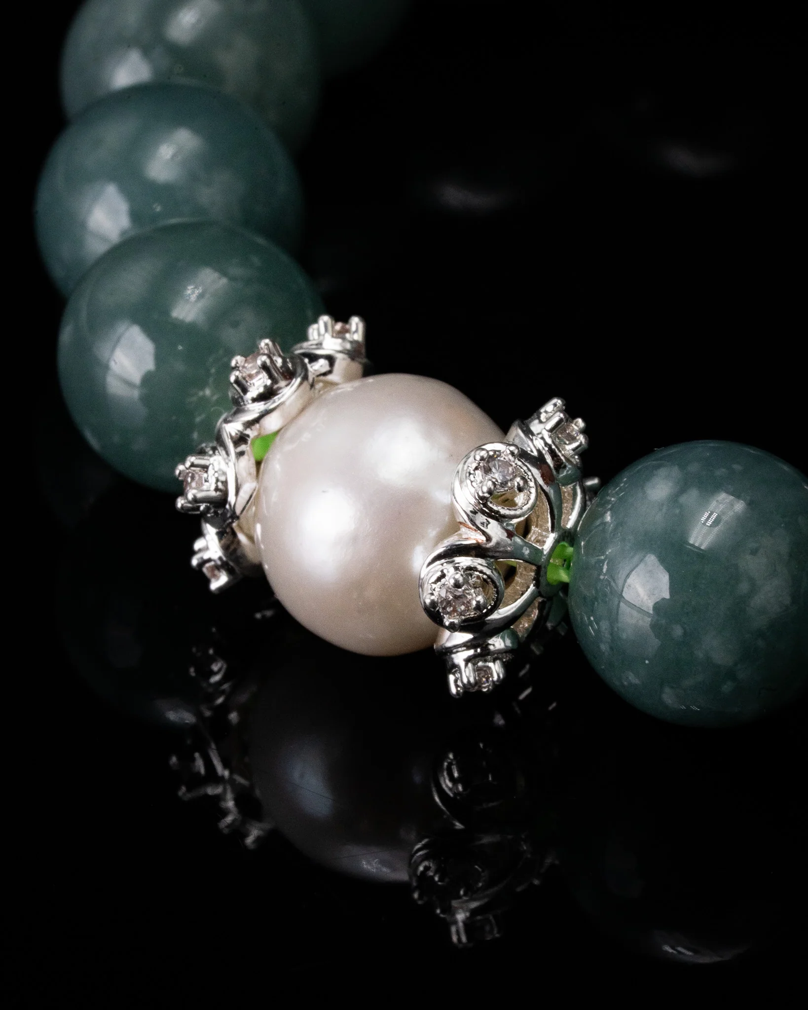 Sakura Pearl Green Jade Beaded Bracelet - Image 4